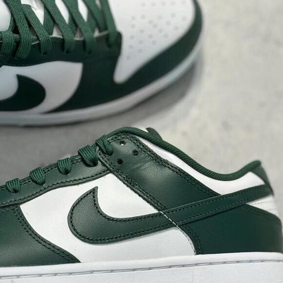 Nike Dunk Low Top Retro Varsity Green Women's - Picture 4 of 4